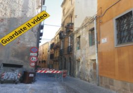 Cagliari, Castello: Via Canelles chiusa al traffico per la caduta di   calcinacci – VIDEO