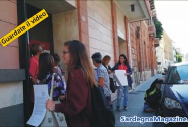 Sitin oggi davanti al teatro Massimo a Cagliari  di alunni e docenti dell’istituto Pertini – VIDEO