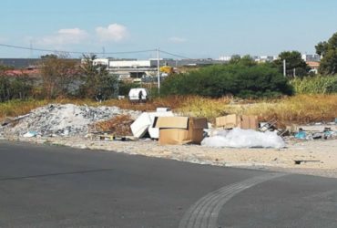 Discarica in continua crescita all’ingresso di Cagliari