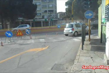 Divieto di svolta a Sinistra per chi esce da via Ariosto a Su Planu – VIDEO Divieto di svolta a Sinistra per chi esce da via Ariosto a Su Planu – VIDEO