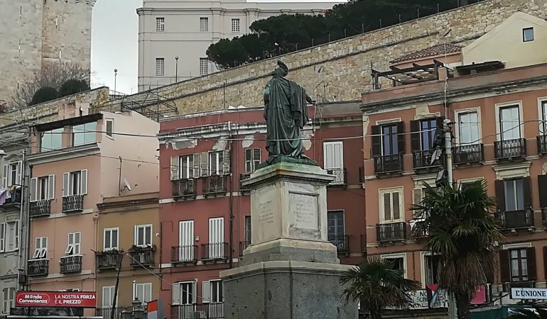 Cagliari, “Una piccola Storia”: La statua di Carlo Felice