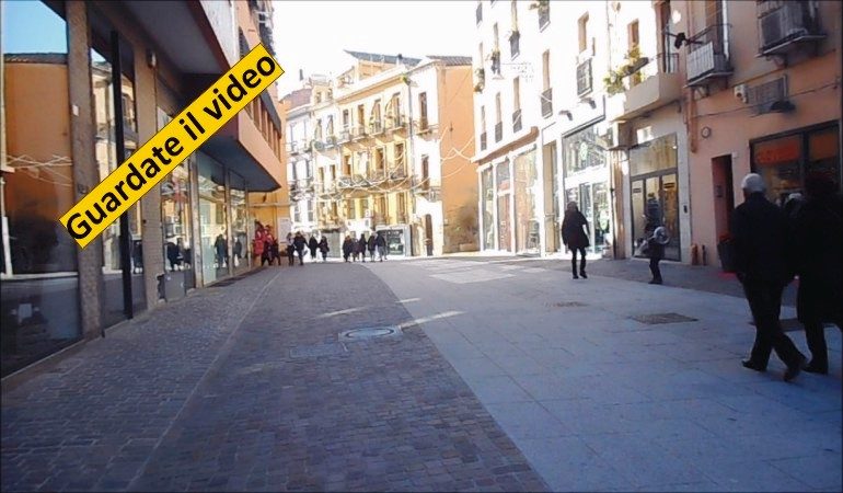 Cagliari, 2 gennaio: poca gente in giro e negozi deserti