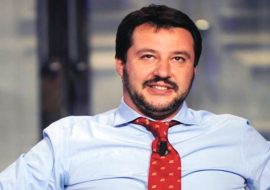 Per  Salvini a Cagliari folla e qualche contestazione