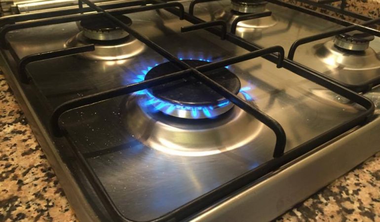 Energia elettrica e gas: anche per il 2017 sconti per le famiglie in difficoltà