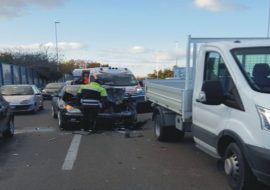 Cagliari, Asse Mediano: Mercedes su Ford Transit, traffico in  tilt