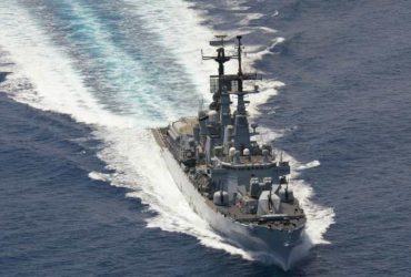 Mare Sicuro: Il cacciatorpediniere Durand de la Penne in Tunisia nel porto di La Goulette Mare Sicuro: Il cacciatorpediniere Durand de la Penne in Tunisia nel porto di La Goulette