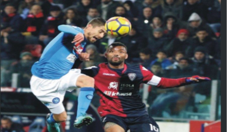 Calcio: il Napoli affonda il Cagliari con 5 reti a 0