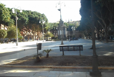 Cagliari, piazza Del Carmine: per metà isola pedonale?  – VIDEO