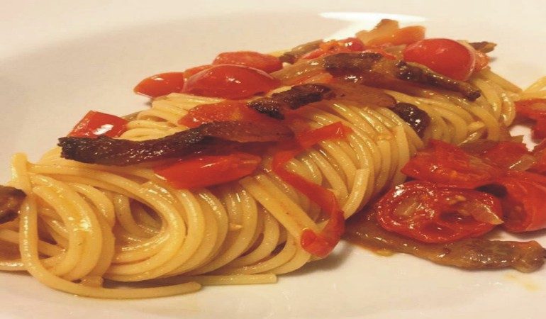 “Sardegna a Tavola”: “Amatriciana Sarda alla Vernaccia di Oristano”