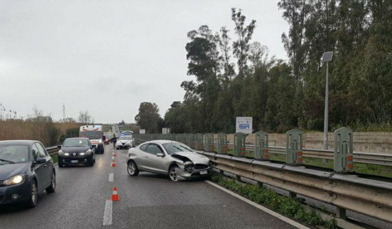Cagliari: rimbalza con l’auto  nei guard-rail   della 131  dir