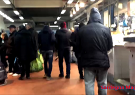 Tanta gente al mercato di via Quirra il giorno dopo la Befana – Video