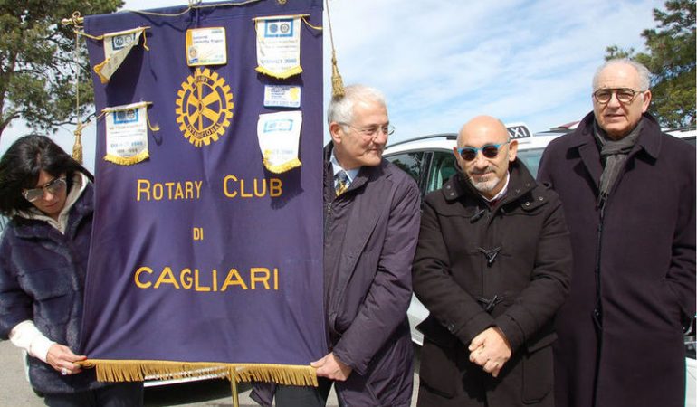 Cagliari: il Rotary  consegna 12 defibrillatori da installare sui Taxi del Cuore