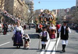 Sant’Efisio:  sfileranno 120 Comuni con 2670 comparse, 19 traccas e 199 cavalieri