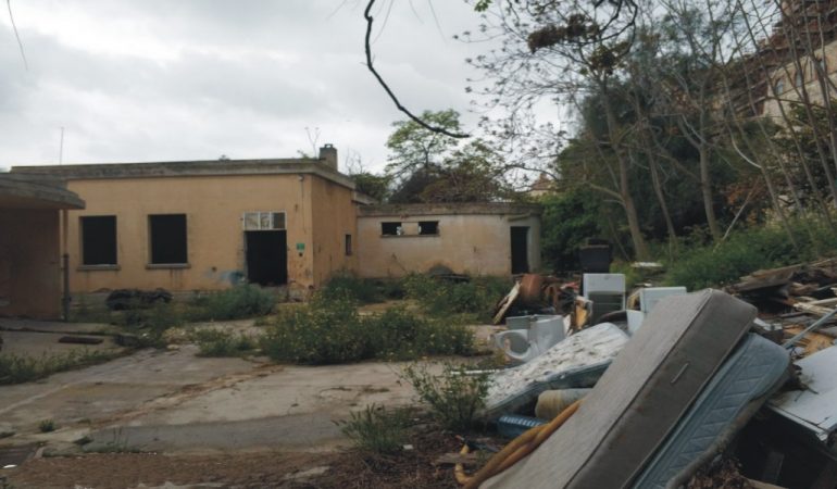 Massidda:  Cagliari “Scuola all’aperto “Mereu”,  una discarica a cielo aperto” VIDEO