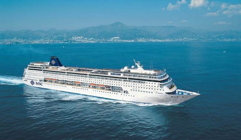 Cagliari: domani in porto 5400 crocieristi con le navi Msc Armonia e Britannia