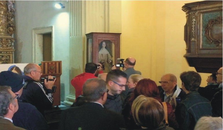 Cagliari: dopo 70 anni torna nella sua chiesa la statua di Santa Chiara