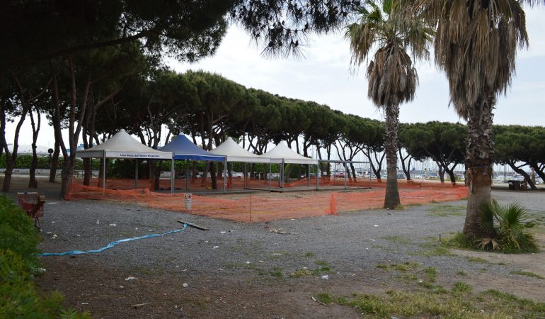 Cagliari, Su Siccu: chiusi i gazebo dei  ricciai, pineta desolata