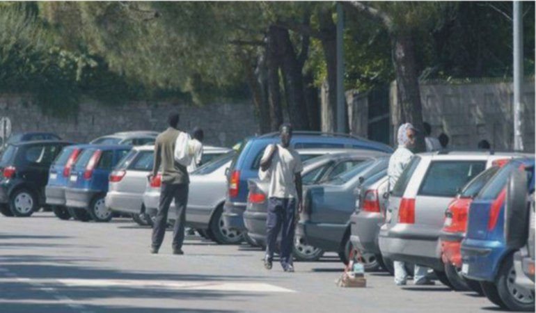 Cagliari: due  extracomunitari aggrediscono un  uomo per  questione di parcheggio