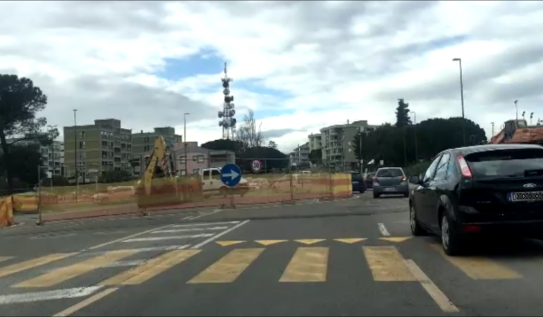 Prove generali per la rotatoria in via Peretti davanti al Brotzu – VIDEO