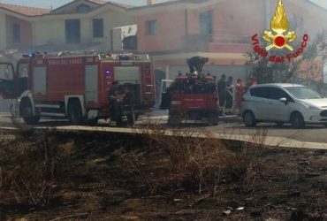 Grosso incendio tra Selargius e Quartu