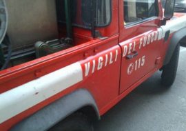 Pirri, madre e neonato intossicati per un incendio