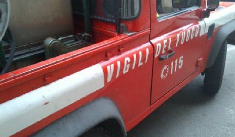 Incendio in un bar tabaccheria a Cagliari