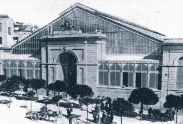 “Una piccola Storia” –  Cagliari Largo Carlo Felice:  dal mercato di baracche a quello ultra moderno in muratura, ferro  e vetro