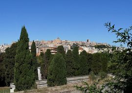 Cagliari, un museo tra i cipressi: Viaggio alla scoperta del Cimitero di Bonaria