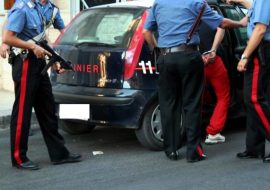 Un uomo rapinato in casa da due finti carabinieri a Pirri