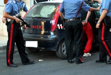 Un uomo rapinato in casa da due finti carabinieri a Pirri