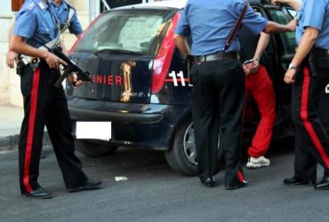 Un uomo rapinato in casa da due finti carabinieri a Pirri Un uomo rapinato in casa da due finti carabinieri a Pirri