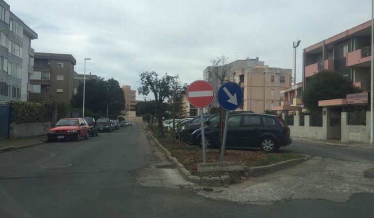 Nuovi alberi in via Machiavelli a Su Planu