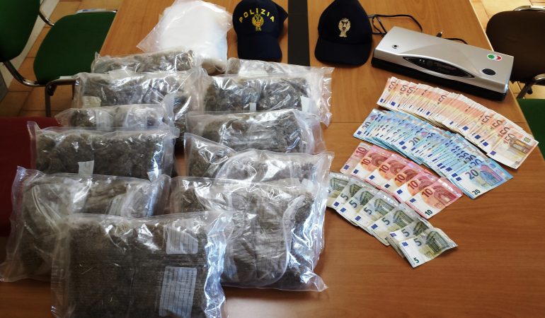 Iglesias: arrestato spacciatore sequestati 2,600 kg di marijuana e 4.115 euro