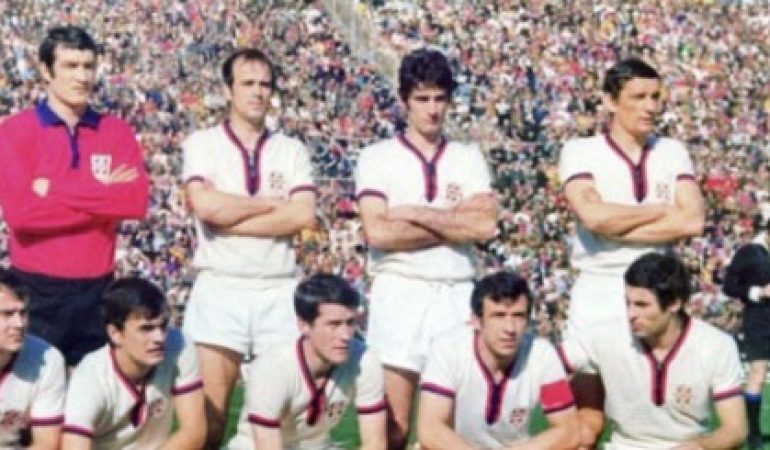 Amarcord domenica al Sant’Elia con il Cagliari che giocherà con le maglie dello scudetto