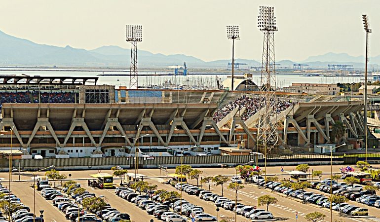 Cagliari: stadio Sant’Elia, tra breve si aprirà un’altra storia. Ma ecco quella vecchia
