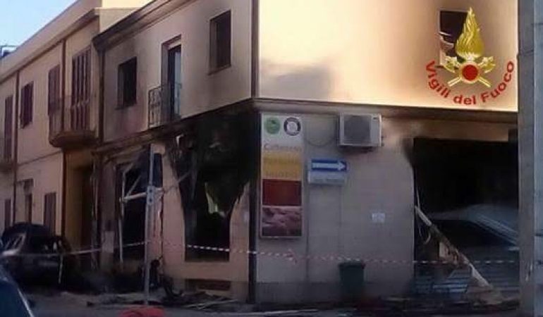 Pirri: esplosione in  un bar, due appartamenti evacuati