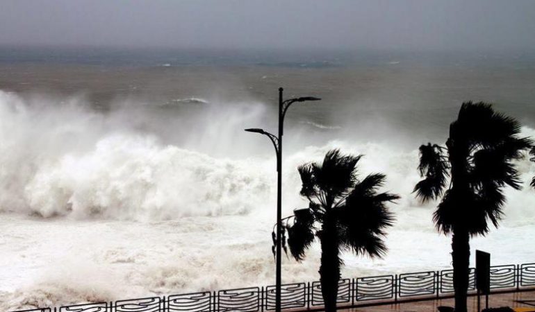 Cagliari: vento a 120 km/h. Traghetti Sardegna-Corsica fermi