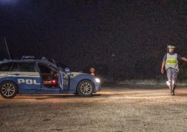 Cagliari, fugge all’alt della polizia: “Dovevo portare le medicine  a mia nonna”