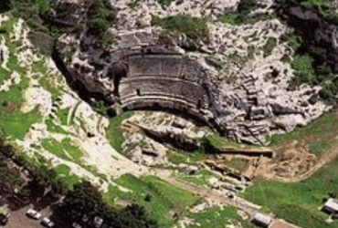 Cagliari: l’Anfiteatro svela un ambiente ricco di affreschi