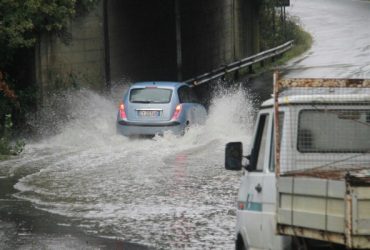 Cagliari:strade chiuse e allagamenti. La polizia invita a non usare l’auto