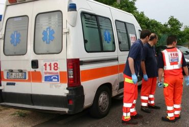 Nuoro: travolta da un camion davanti al marito e ai figli