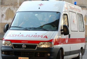 Tenta inversione di marcia in Viale La Playa a Cagliari: un 74enne ferito