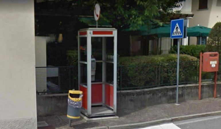 Sorpreso e arrestato mentre scassinava una gettoniera telefonica a Cagliari