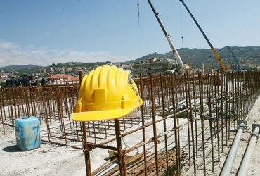 Operai senza stipendio da novembre nel cantiere Is Molas