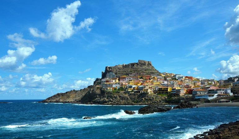 Castelsardo: affondano in barca, due morti