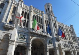 Cagliari: presidio davanti al Comune dei  sessanta lavoratori degli   appalti del verde pubblico cittadino