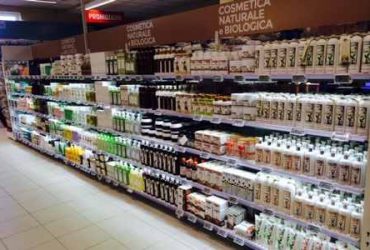 Cagliari: un disabile ferisce una guardia giurata in un supermercato