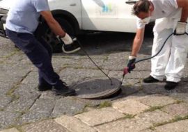 Disinfestazione in via Verdi a Cagliari