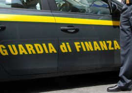 Prodotti pericolosi e articoli contraffatti: una denuncia a Cagliari