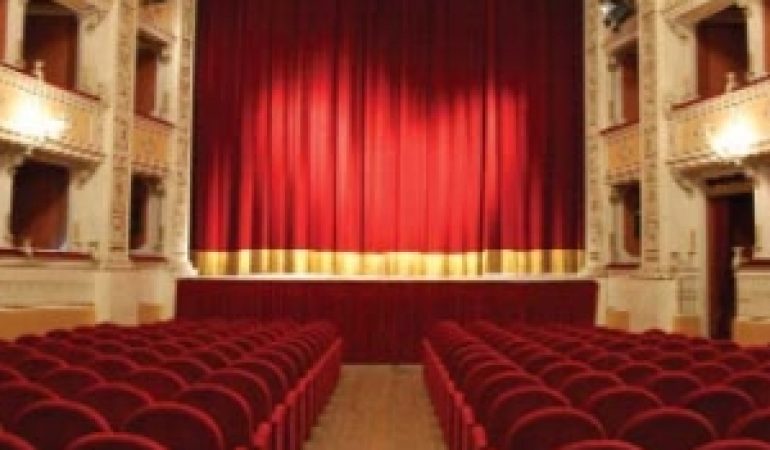 Volontariato e Liceo……a teatro, assieme per combattere il bullismo